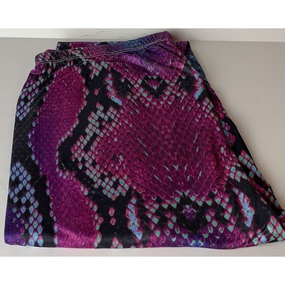 X-Plus Size Womens Creamy Soft Pink And Blue Snakeskin Leggings - Picture 7 of 8